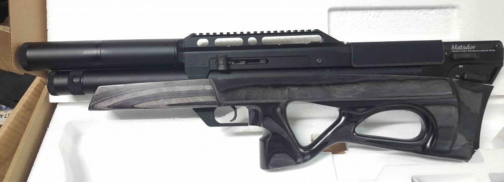 Edgun Matador R5M Laminated – Variante in Grau/Schwarz-Laminat
